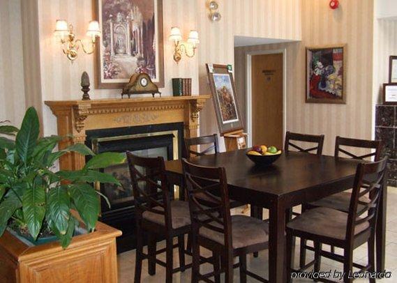 彼得伯勒康福特套房酒店 餐厅 照片