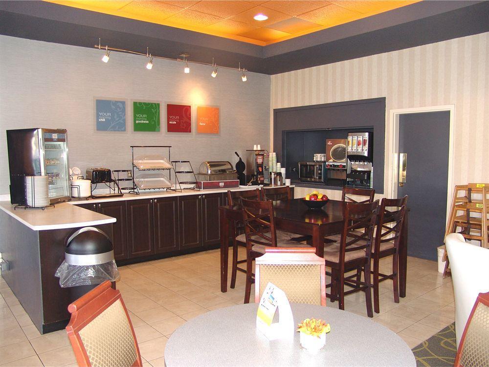 彼得伯勒康福特套房酒店 外观 照片